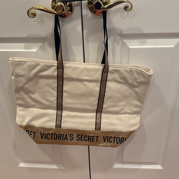New with tags Victoria’s secret sparkly tote medium - Picture 3 of 3